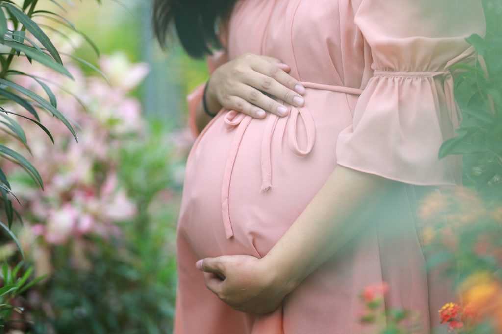 Femme enceinte et la réflexologie plantaire